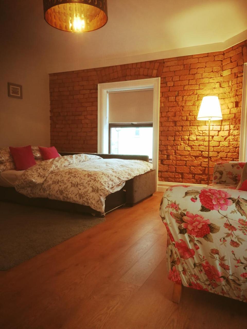 The Village Rooms Дъндолк Екстериор снимка
